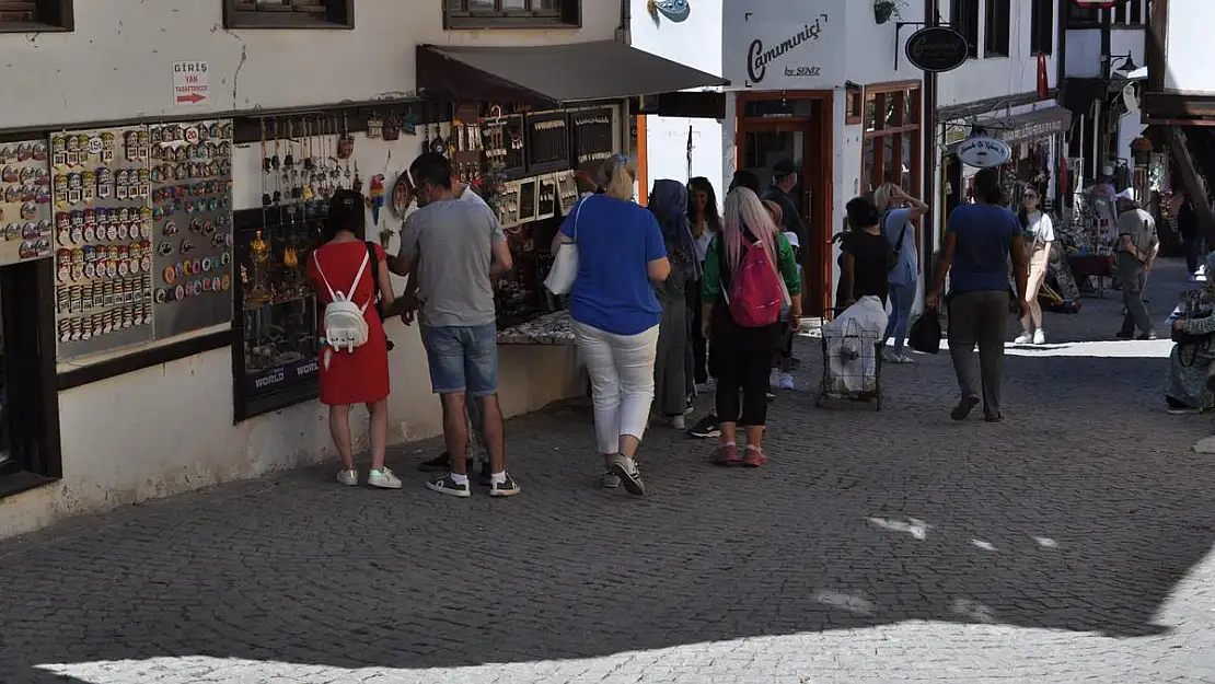 Odunpazarı esnafı turistlerin ilgisinden memnun