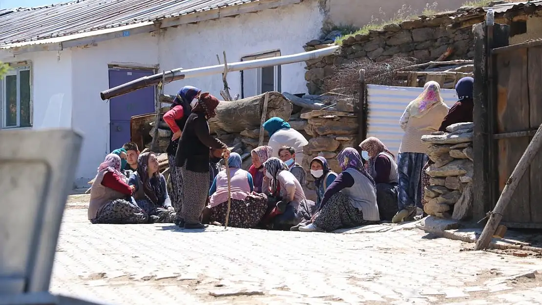 Oğlunu öldüreni öldürdü