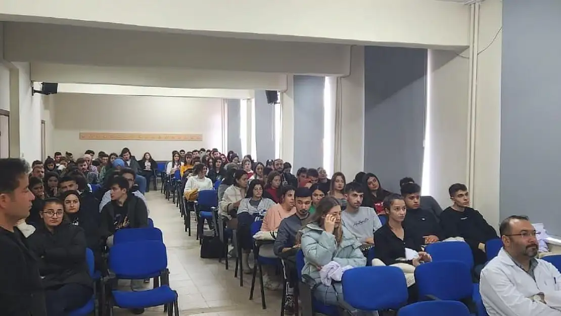 Öğrenci velilerine yönelik uyuşturucu ile mücadele semineri