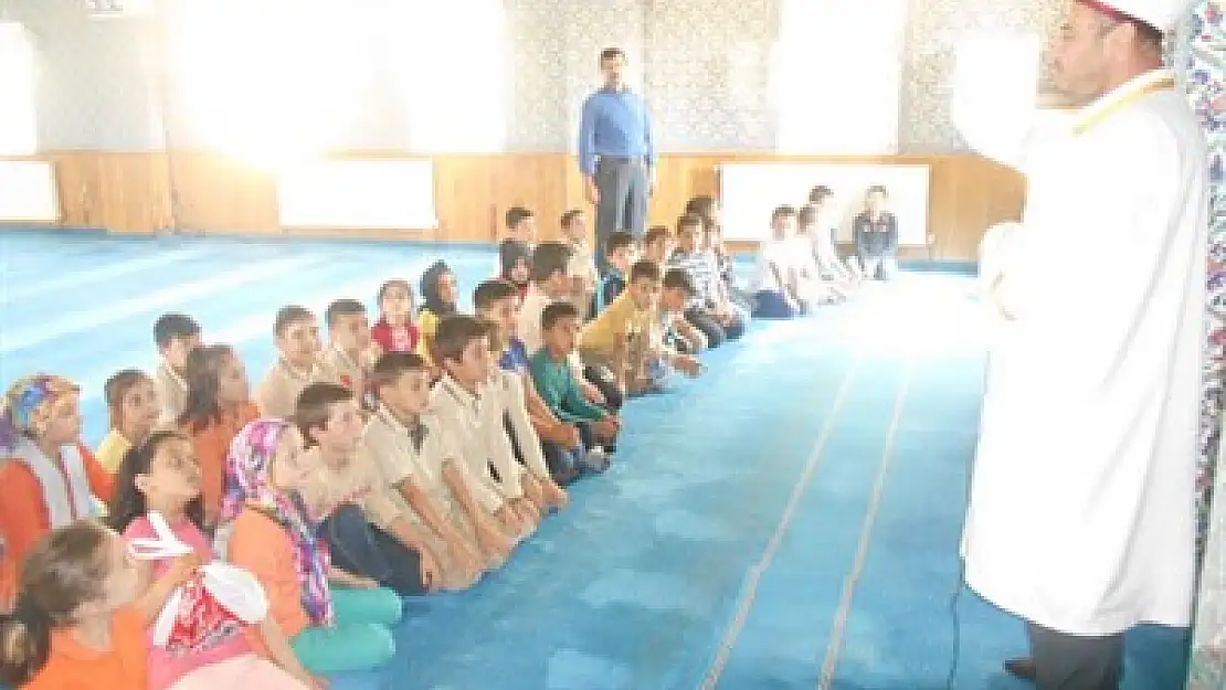 Öğrenciler camii gezdi – Kocatepe Gazetesi