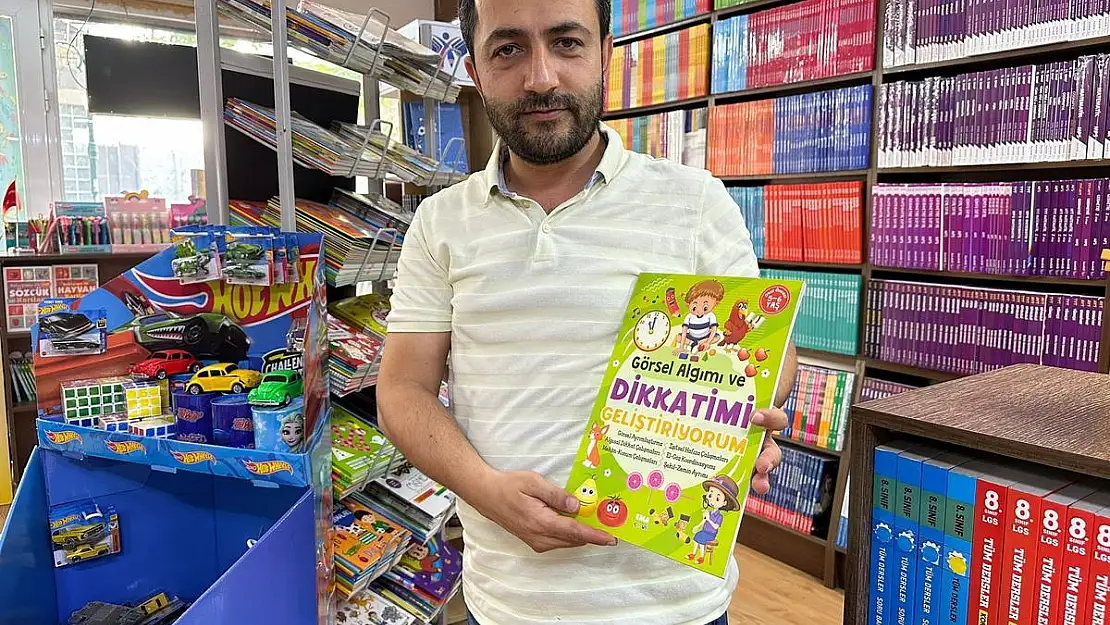 Okula hazırlık yapan aileler çocuk kitaplarına ilgi gösteriyor