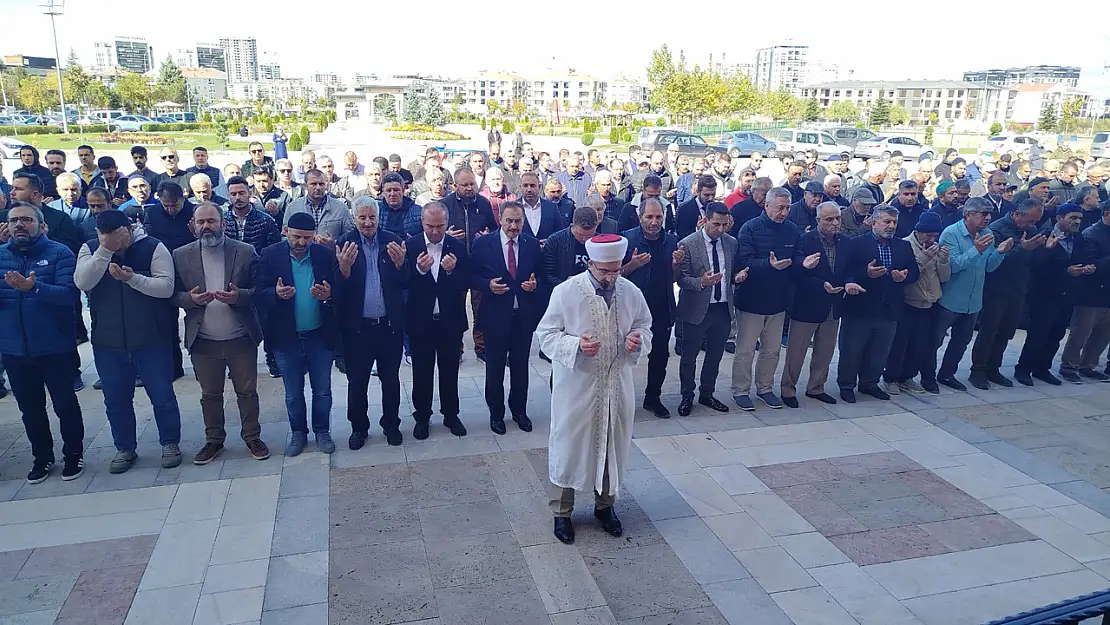 'Ölen Onlar Değil, Ölen Tepkisiz Kalanlar'