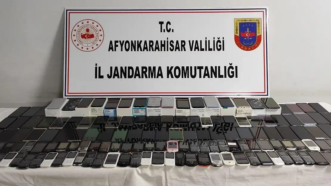 Ortak operasyonda 145 adet kaçak cep telefonu yakalandı