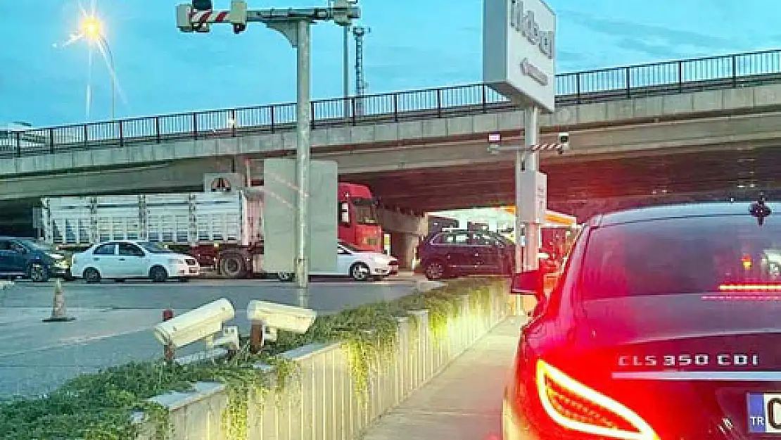 Özdilek Köprülü Kavşağının kente geliş yönü bir süre trafiğe kapatılacak