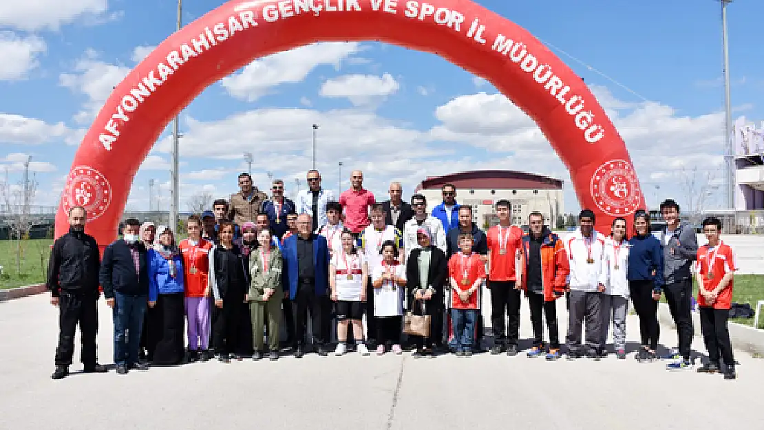 Özel sporcular yarıştı