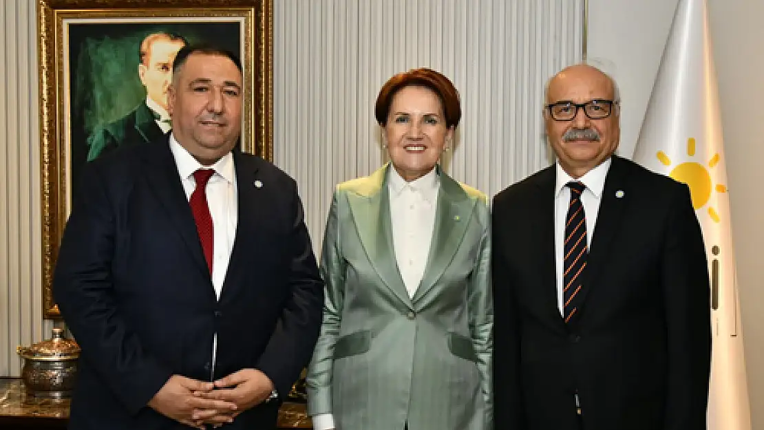 Pehlivanoğlu’na rozeti Akşener taktı