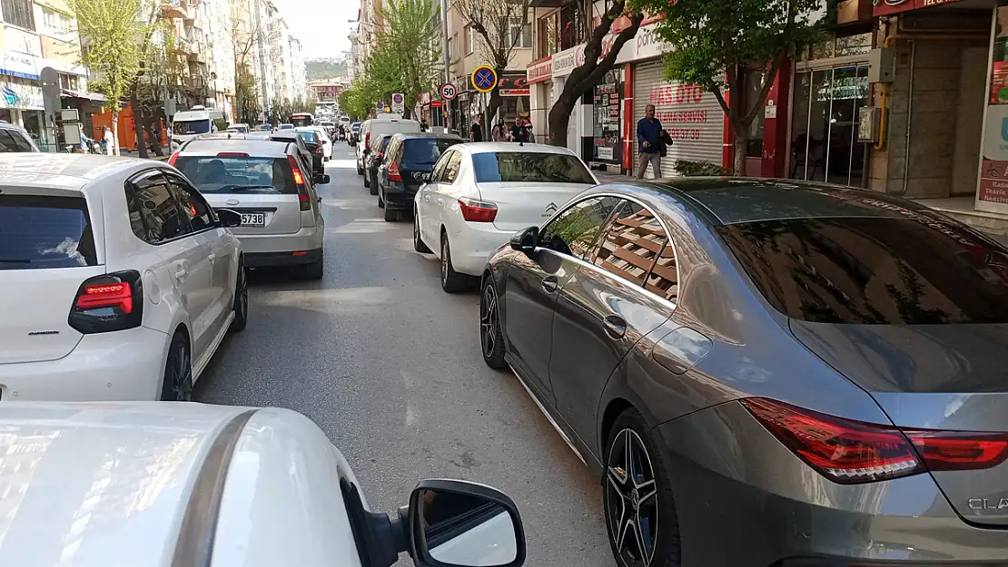 Ramazan Bayramı’nda Oluşan Trafik Kent Merkezini Kilitledi