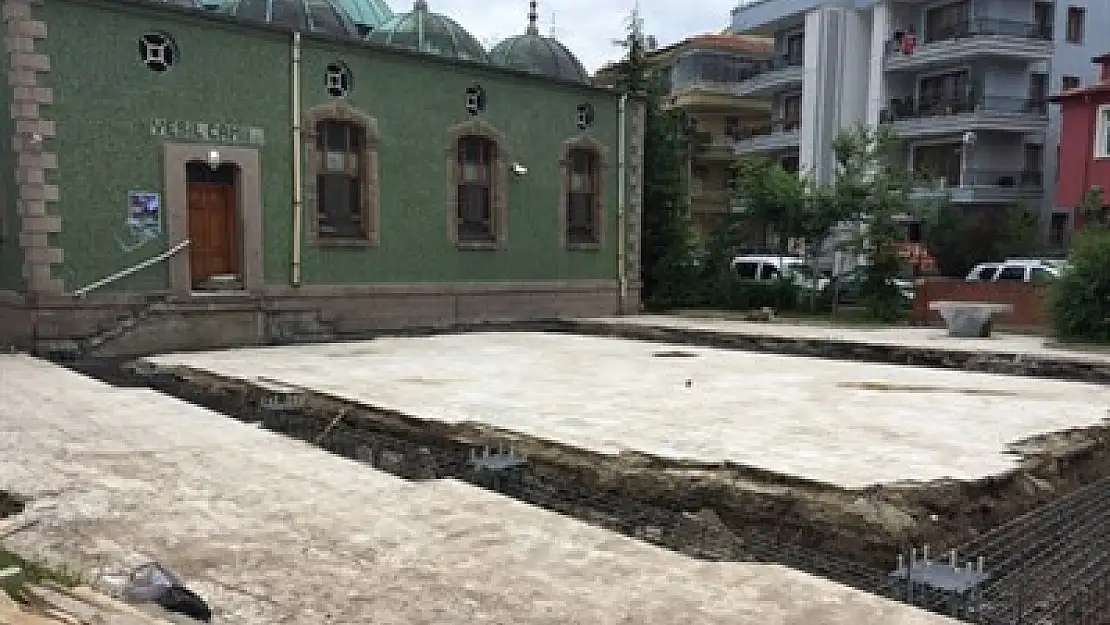 Revaklı kubbe altında 500 kişi namaz kılabilecek