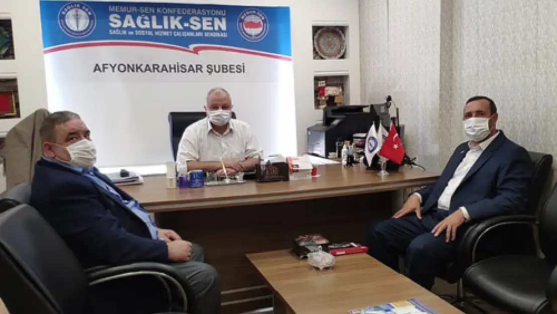 'Sağlıkçıları alkışlamak yetmez  bir maaş ikramiye verilmeli'