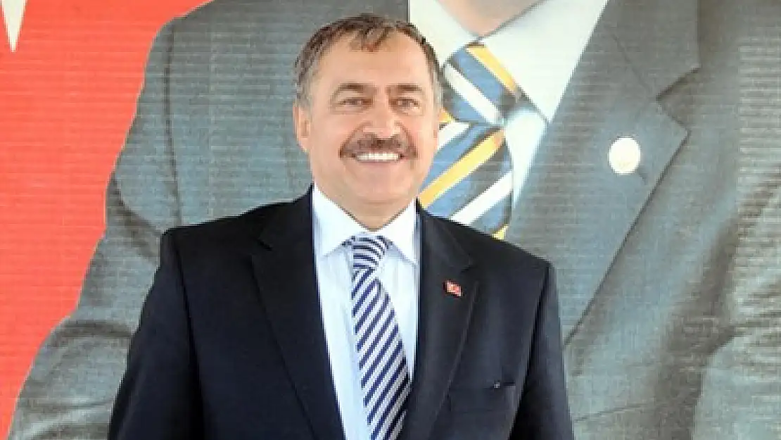 'Sandığa gidin, Mehmet Zeybek'e oyunuzu verin'