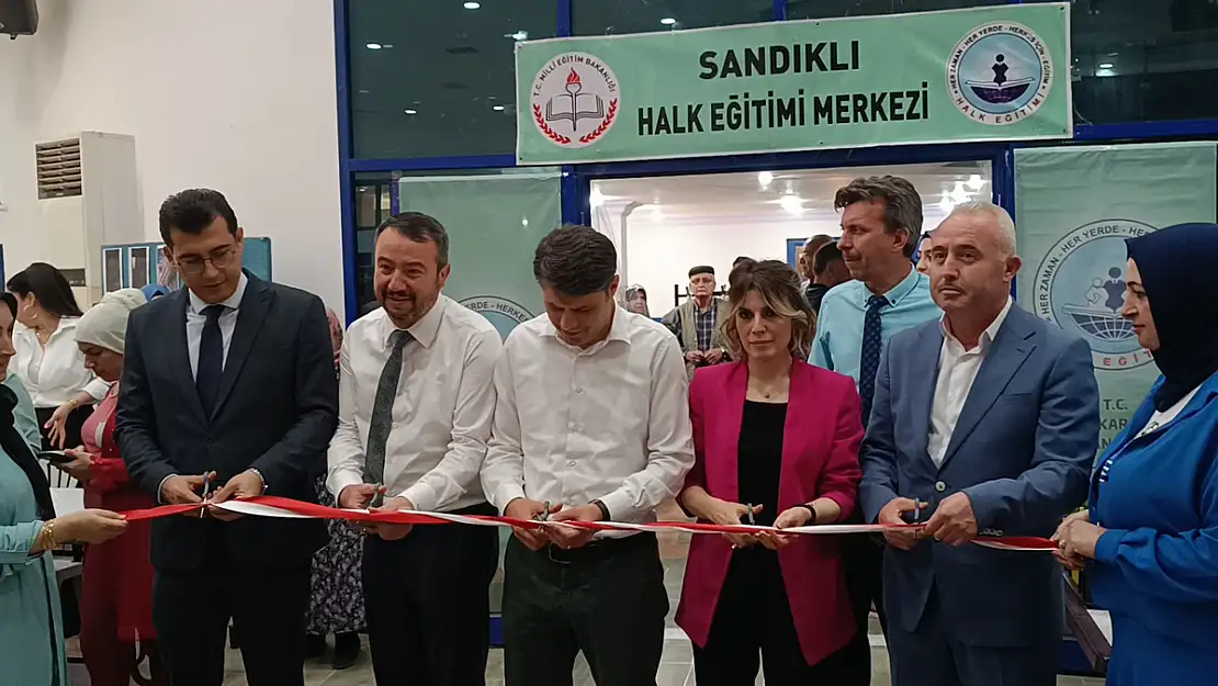 Sandıklı HEM’de Yıl Sonu Sergisi Açıldı