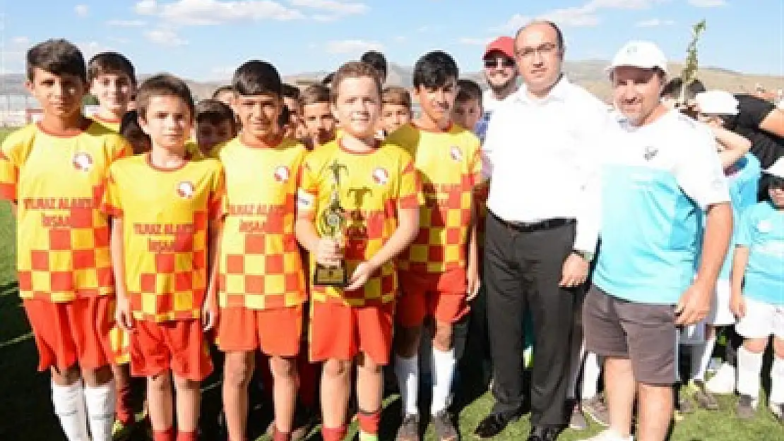 Sandıklı U-13 turnuvası tamamlandı – Kocatepe Gazetesi