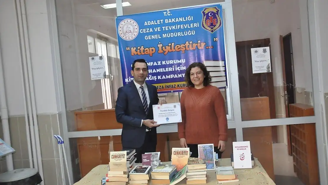 Sandıklı'da 'Kitap İyileştirir' projesi