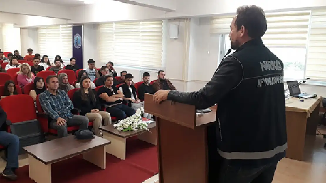 Sandıklı'da öğrencilere 'Narko Gençlik' konferansı verildi  