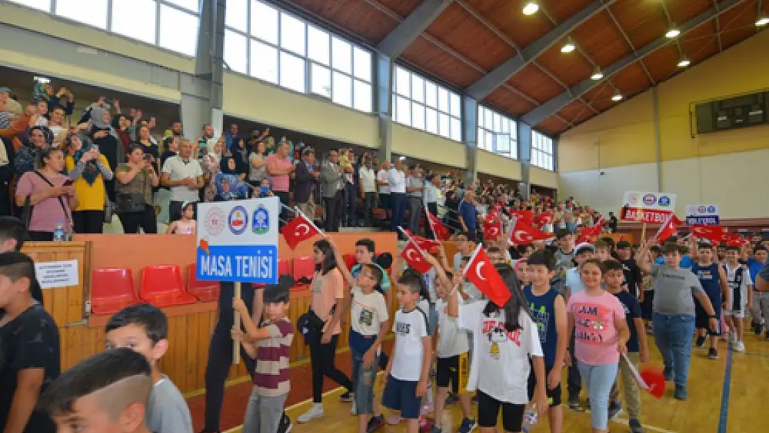 Sandıklı’da Yaz Spor Okulları törenle açıldı