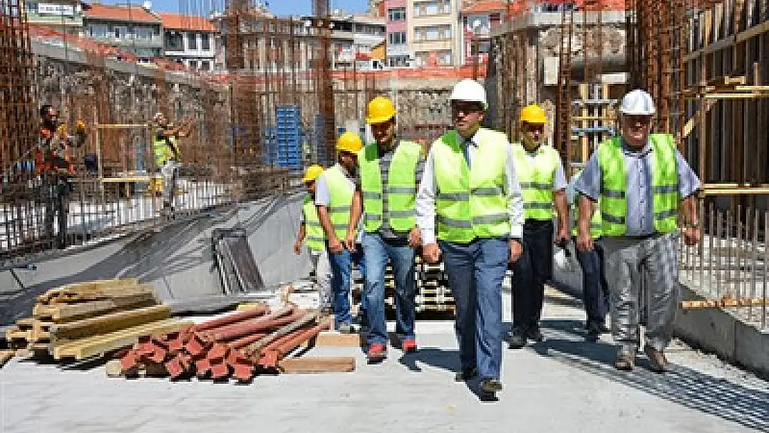 Sandıklı'da yeni Kent Meydanı projesi ilerliyor