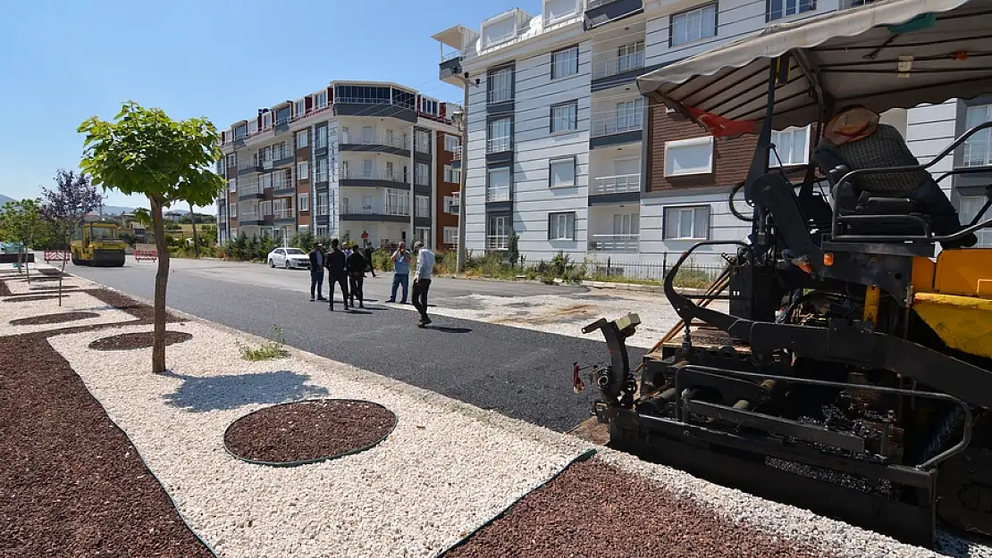 Sandıklı'da yollar asfaltlanıyor