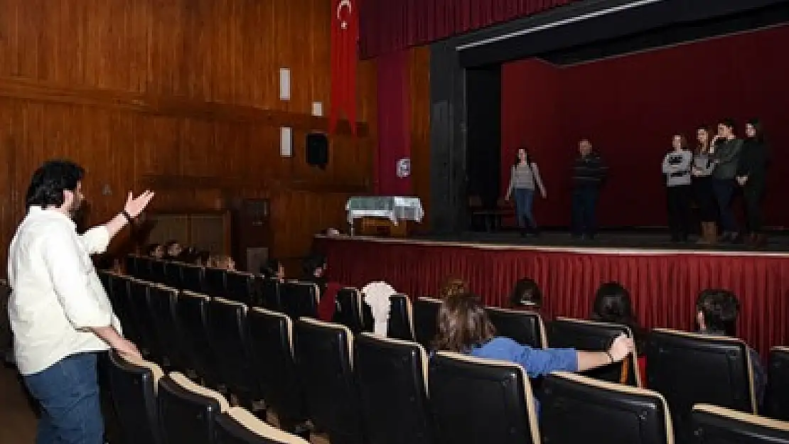 Şehir Tiyatrosu yine eğlendirecek – Kocatepe Gazetesi