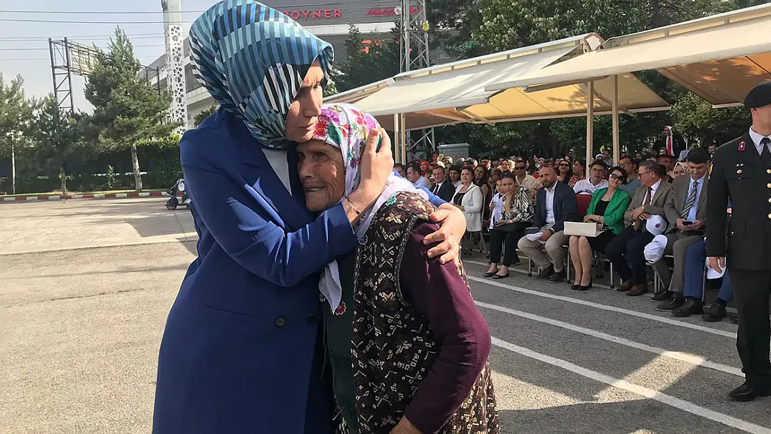 Şehit Anasına Devlet Ana Şefkati