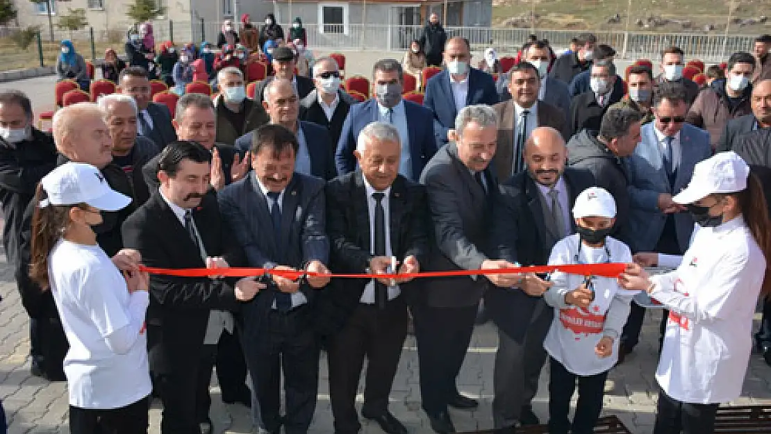 Seydiler Ortaokulu'nda Bilim Fuarı açıldı