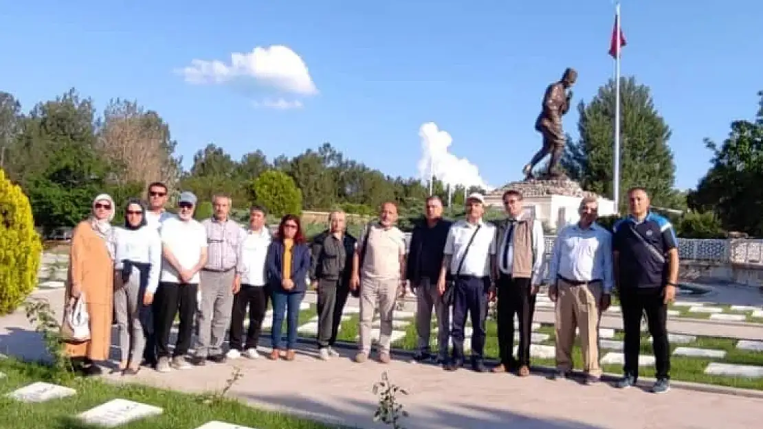 Şiir yarışmasına katılan şair ve ozanlar Büyük Taarruzun yaşandığı yerleri gezdi