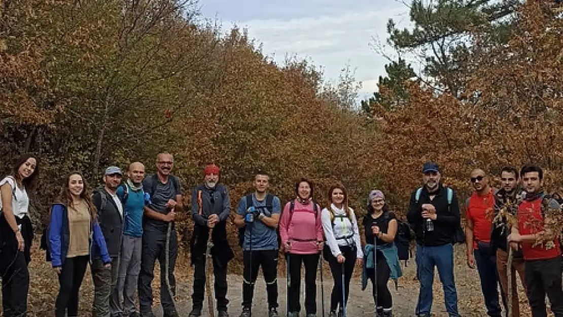 Sonbahar Manzarası Eşliğinde 18 Kilometre Yürüdüler