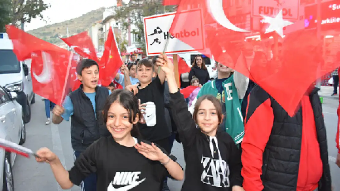 Sporcular “Amatör Spor Haftası” için yürüdü