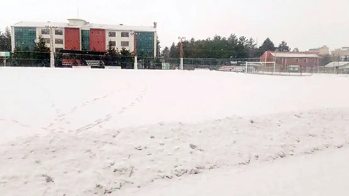 Şuhut Emirdağ maçına kar tatili