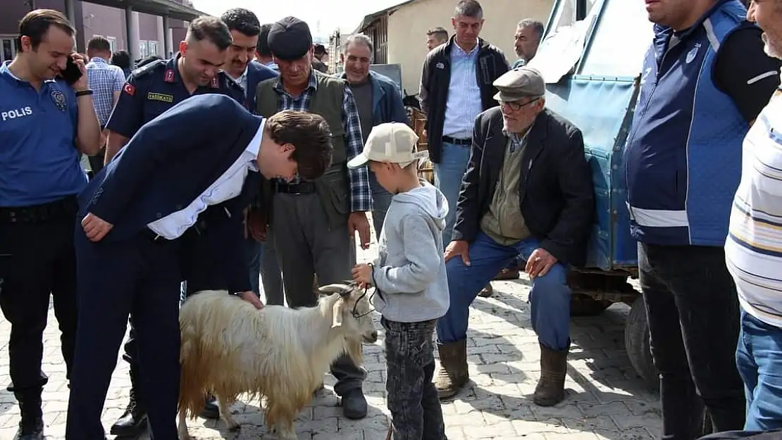 Şuhut’ta kurban pazarı hareketli