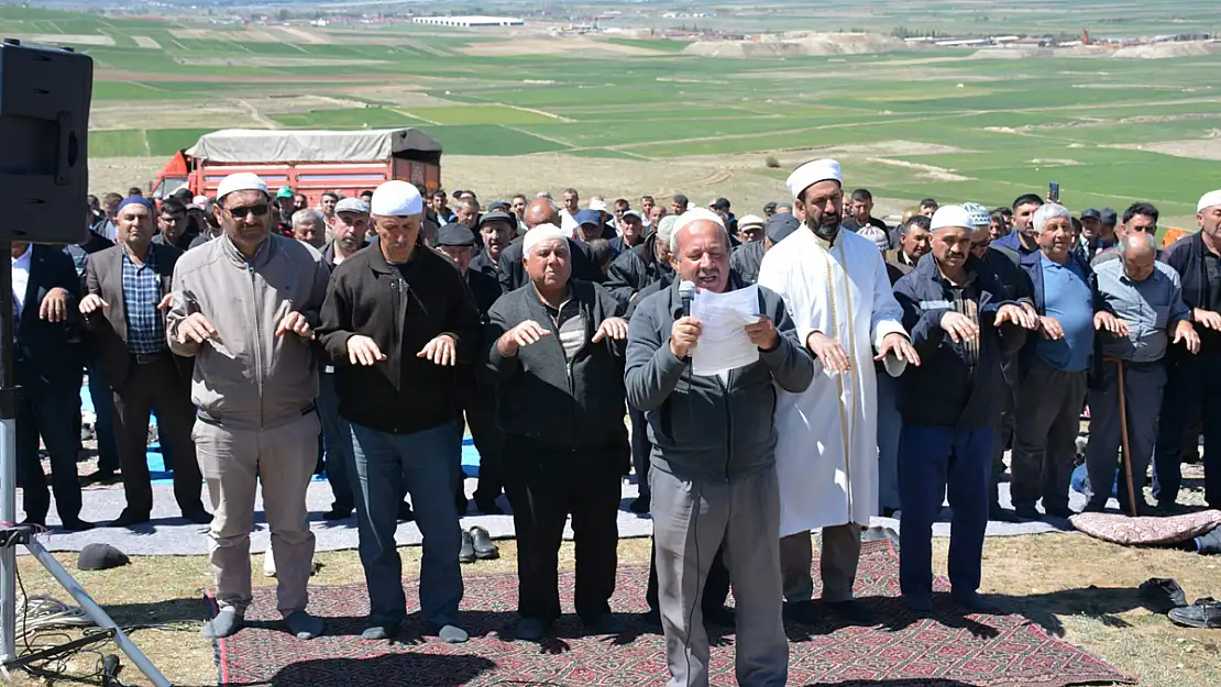 Sülümenli'de Yağmur Duasına Çıkıldı