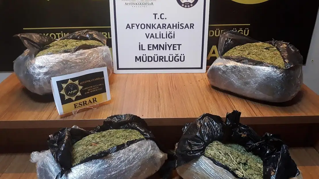 Şüphe üzerine durdurulan araçlardan uyuşturucu çıktı