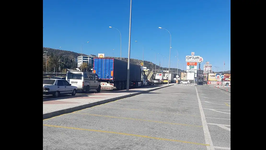 Sürücüler Dikkat! Afyon-Uşak Yolu Trafiğe Kapalı