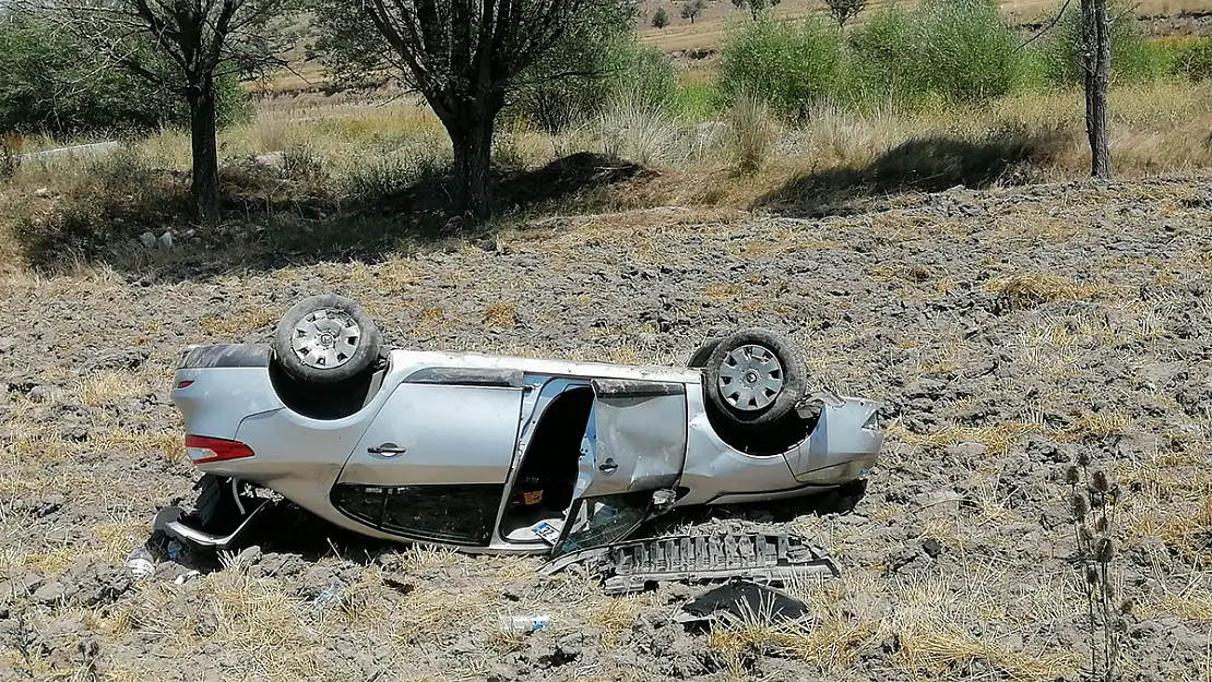 Takla Atan Otomobilde 3 Kişi Yaralandı