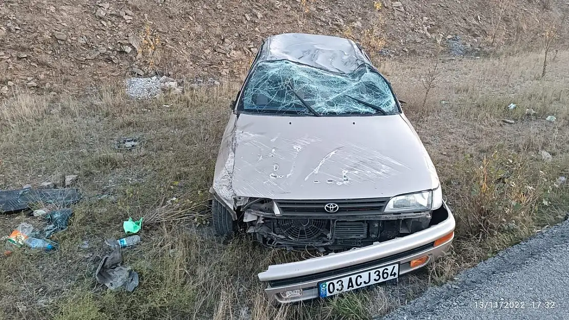 Takla atan otomobilde 4'ü aynı aileden 5 kişi yaralandı