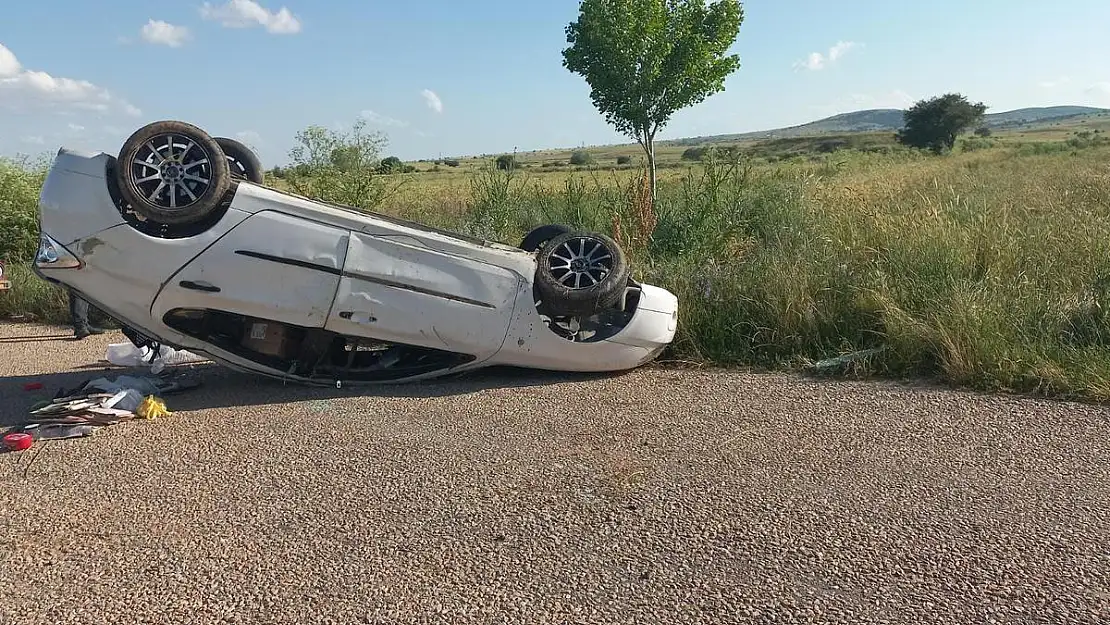 Takla atan otomobilden emniyet kemeri sayesinde burnu bile kanamadan çıktı