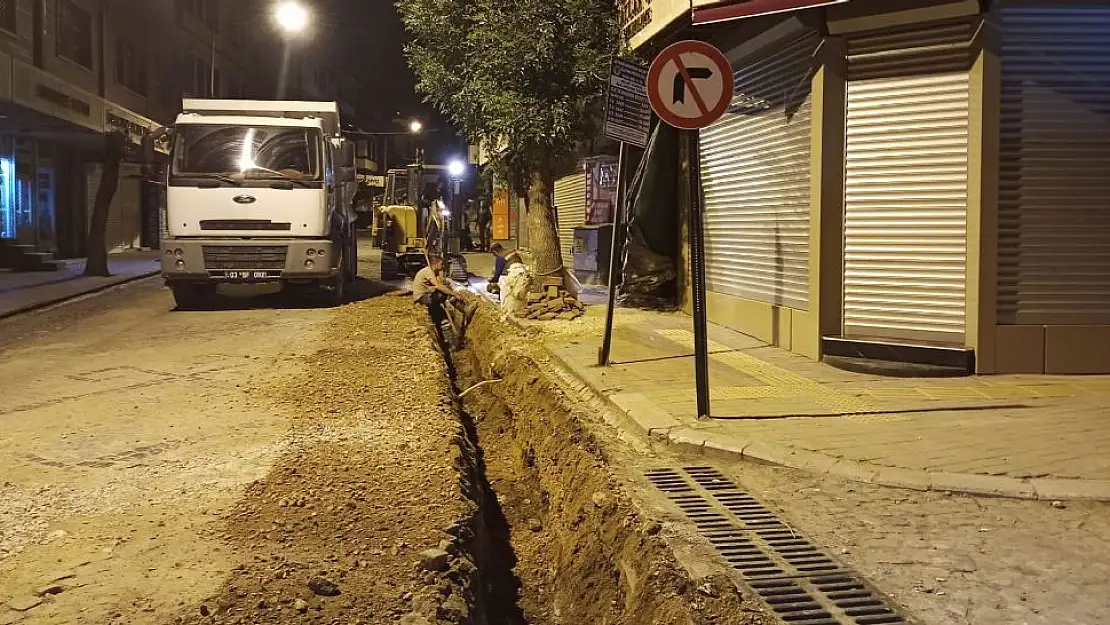 TARİHİ UZUN ÇARŞI'DA ALTYAPI ÇALIŞMALARINA BAŞLANDI