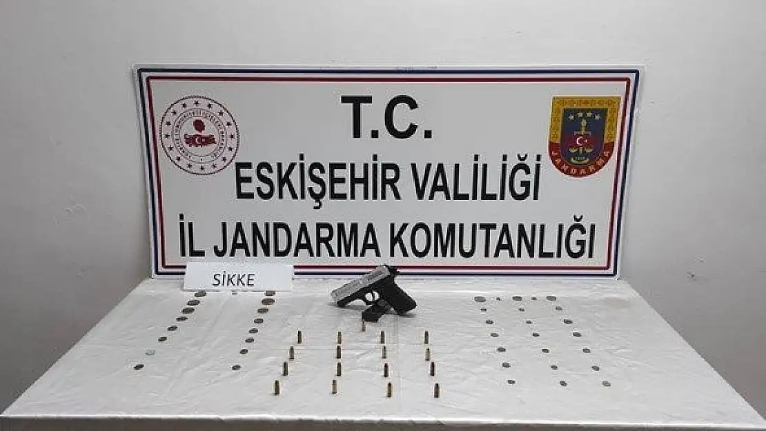 Tarihi Eser Ve Ruhsatsız Tabanca Ele Geçirildi