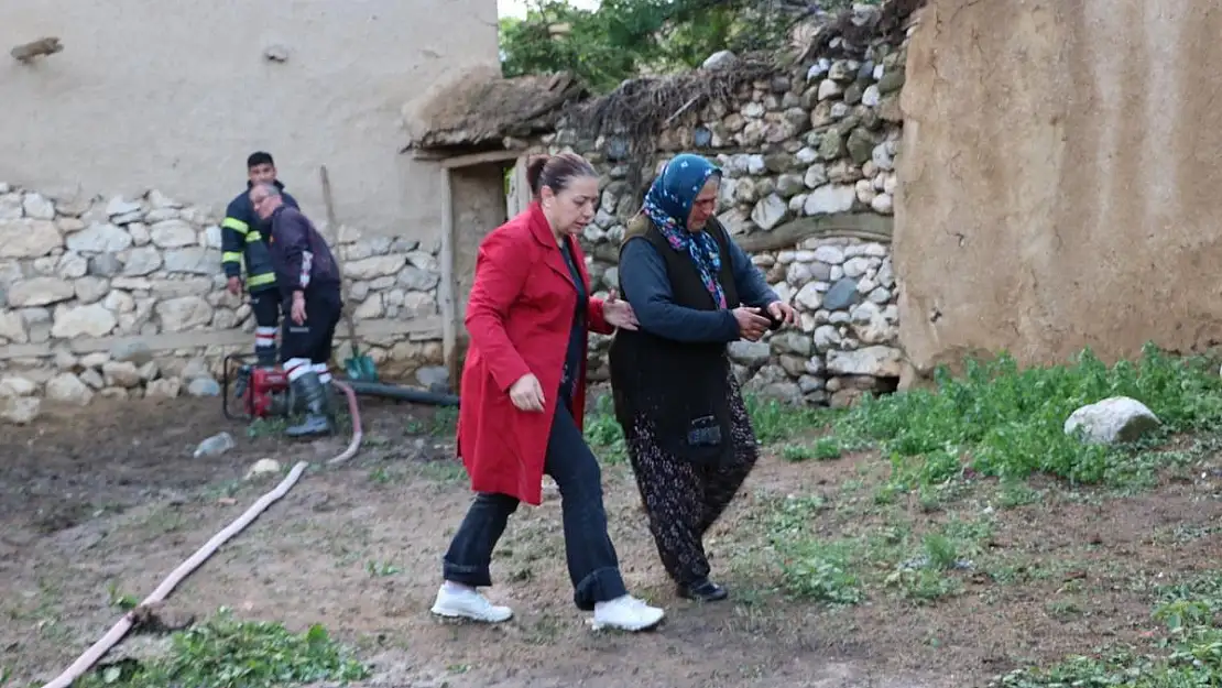 Tarım arazileri sel suları altında kaldı, evler zarar gördü