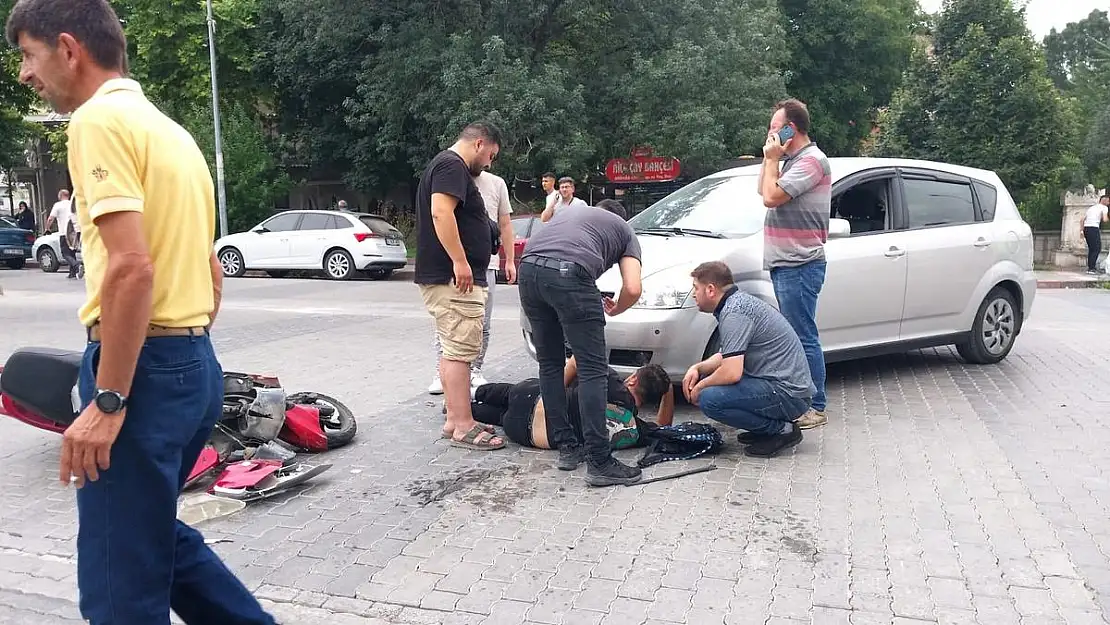 Tavşanlı'da otomobil ile elektrikli motosiklet çarpıştı: 1 yaralı