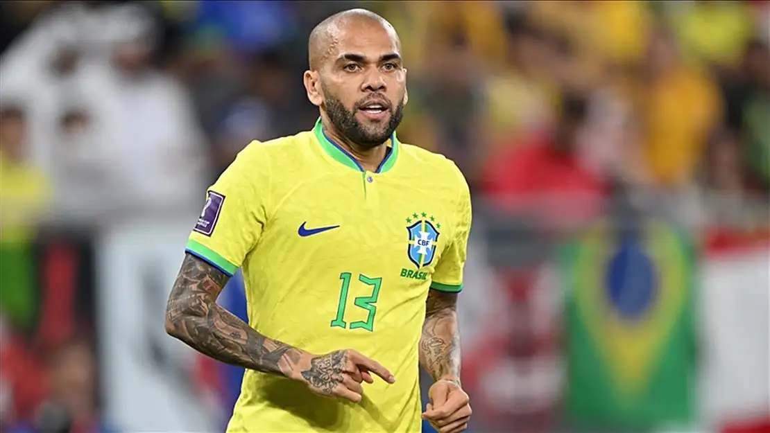 Tecavüz Suçundan Cezaevinde Yatan Eski Futbolcu Dani Alves 1 Milyon Euro Kefaletle Serbest Kalıyor