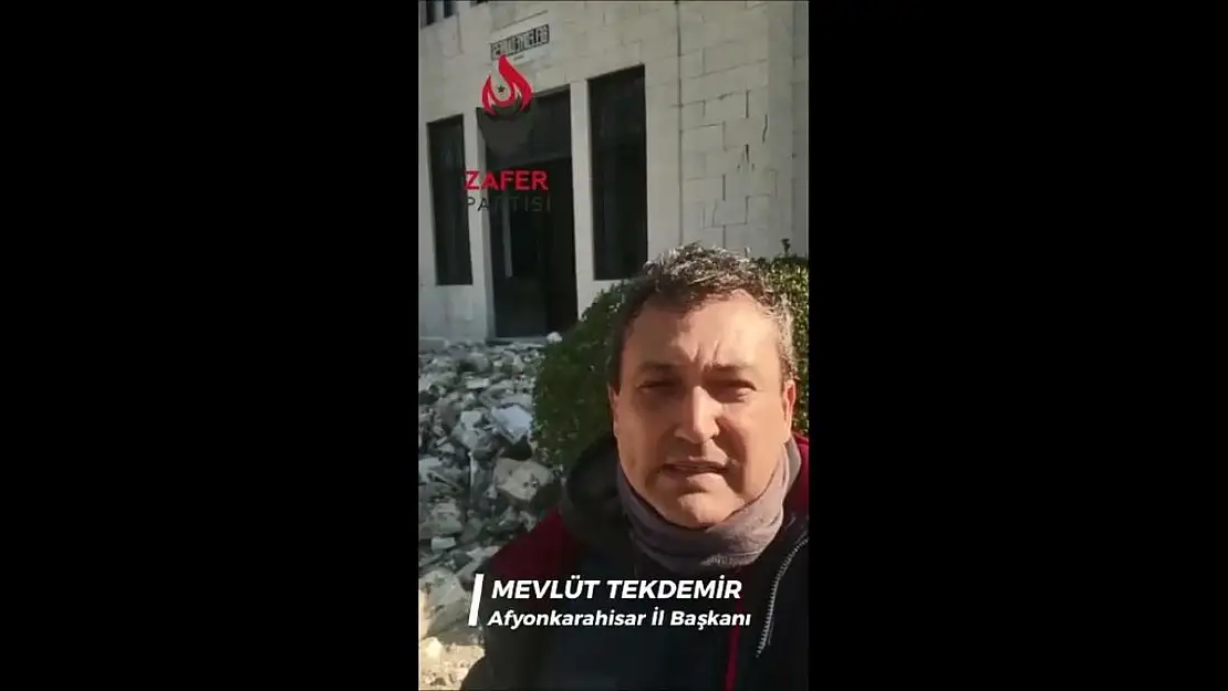 Tekdemir: Askeri kışlaya dokunmayın, Millet Bahçesi yanlışınızdan vazgeçin