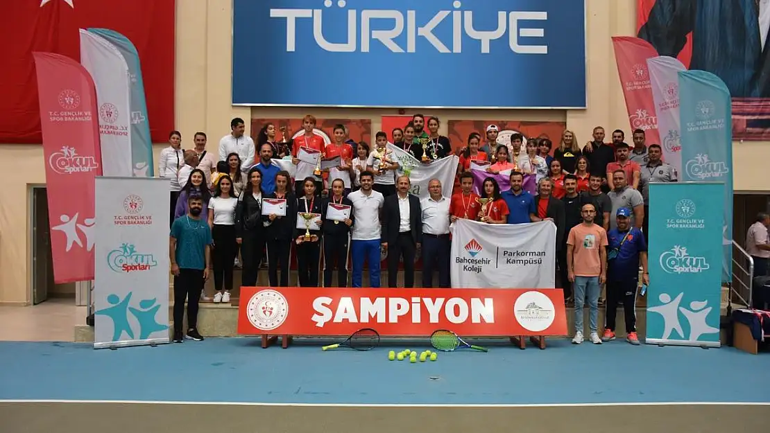 Tenis Yıldızlar Türkiye Birinciliği müsabakaları sona erdi