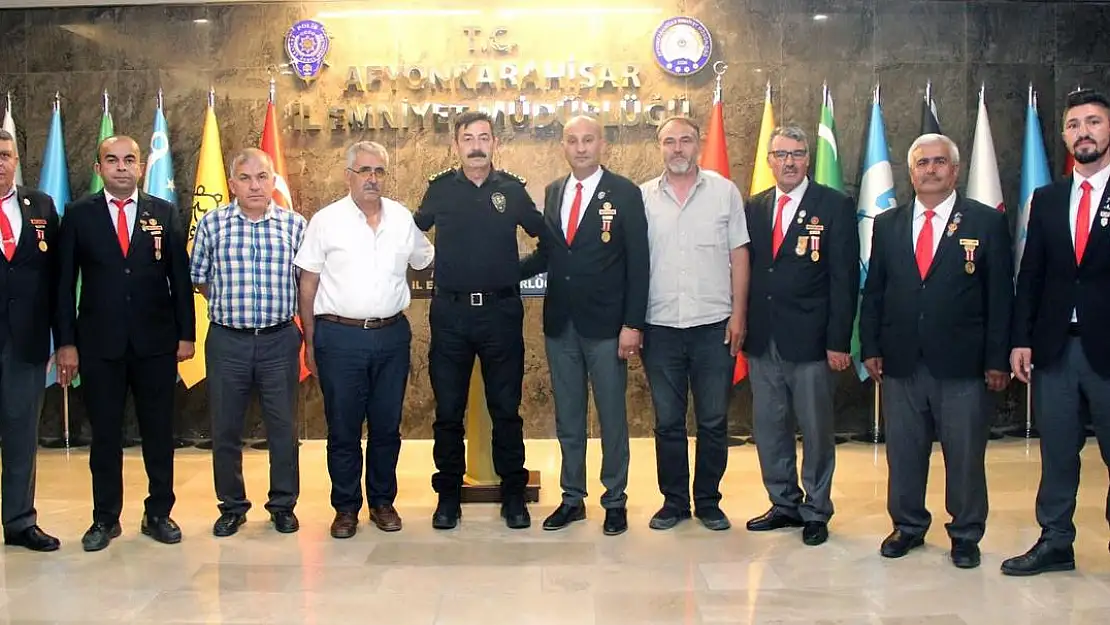 Teröristleri yakalayan Afyon polisine anlamlı ziyaret