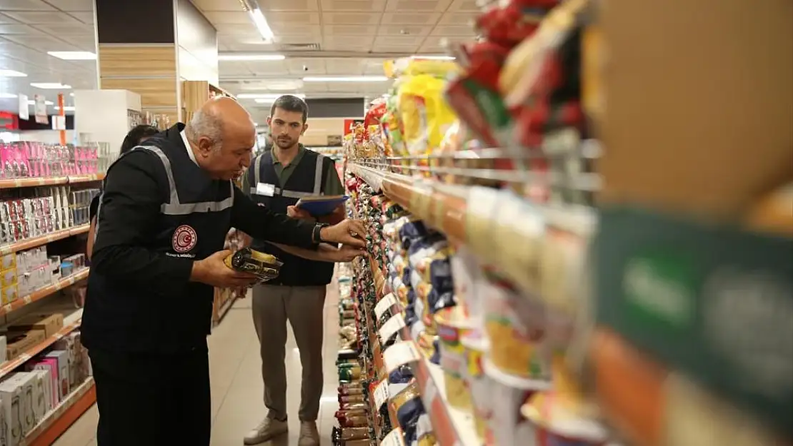 Ticaret Müdürlüğü Ekipleri Etiket Denetimleri Yapıyor