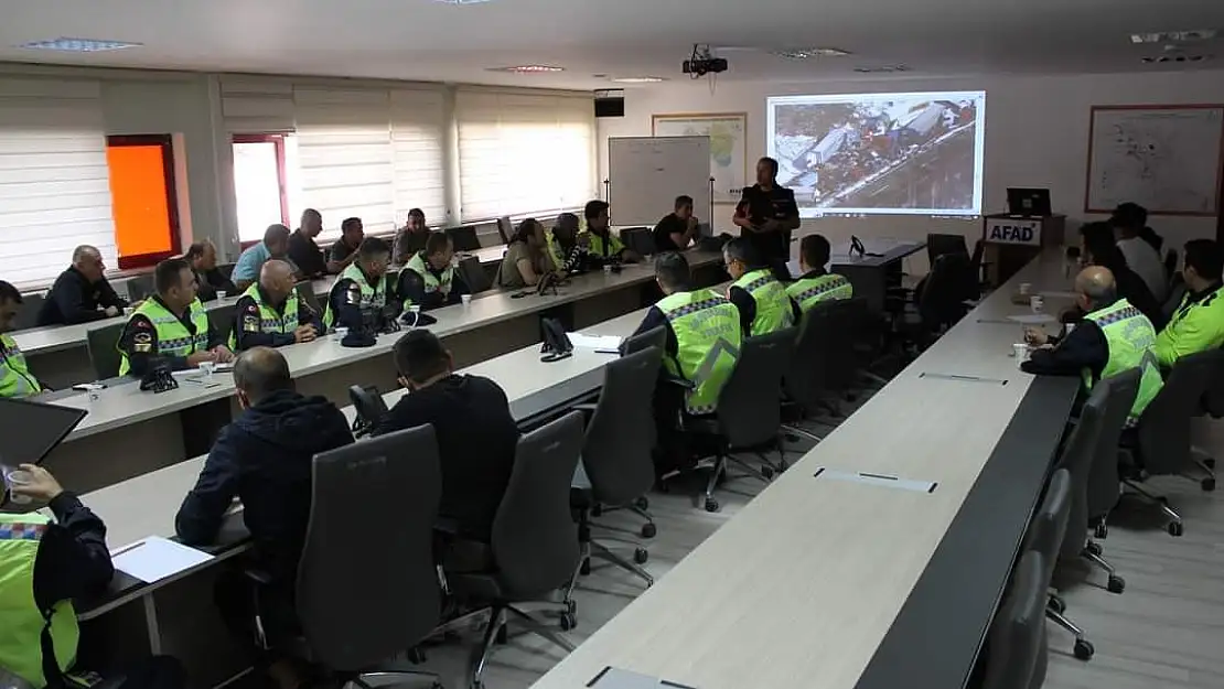 Trafik kazalarında 'Koordineli Çalışma ve Olay Yeri Yönetimi' eğitimi