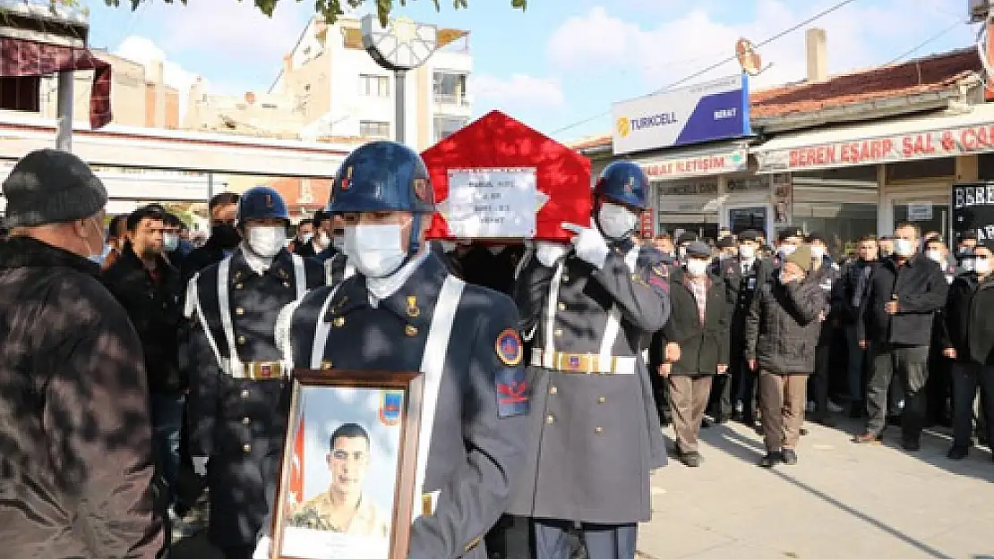 Trafik kurbanı asker son yolculuğuna uğurlandı