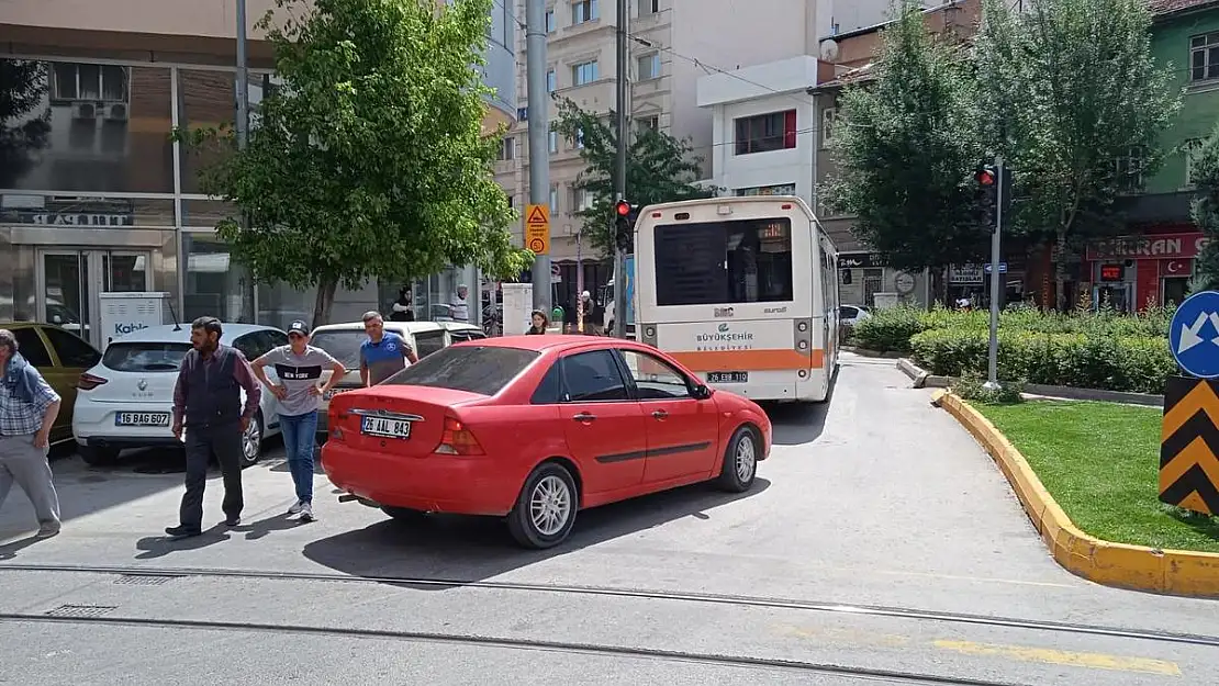 Trafik sıkışıklığı yaşayan bölgeye esnaftan 'trafik dubalı' çözüm önerisi