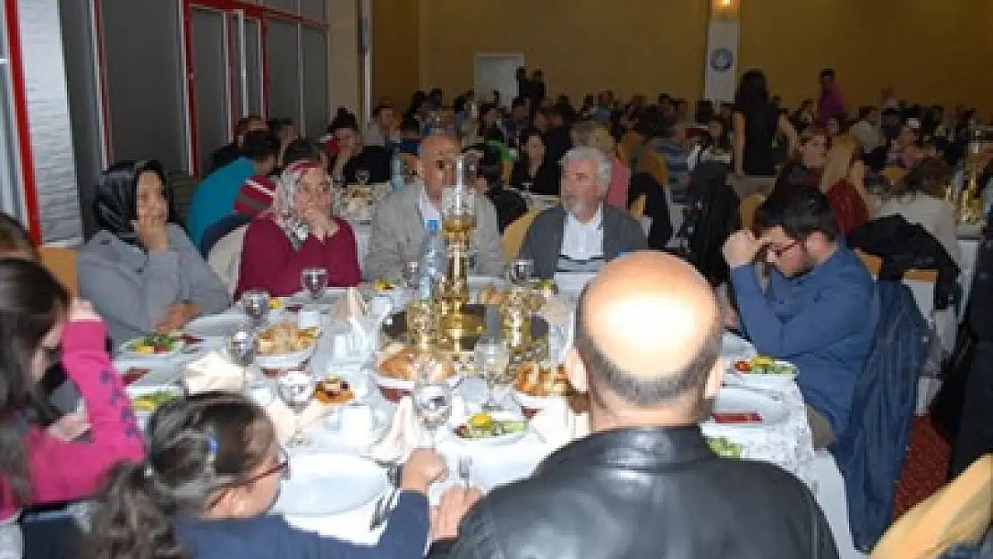 Türk Eğitim-Sen üyeleri iftarda buluştu