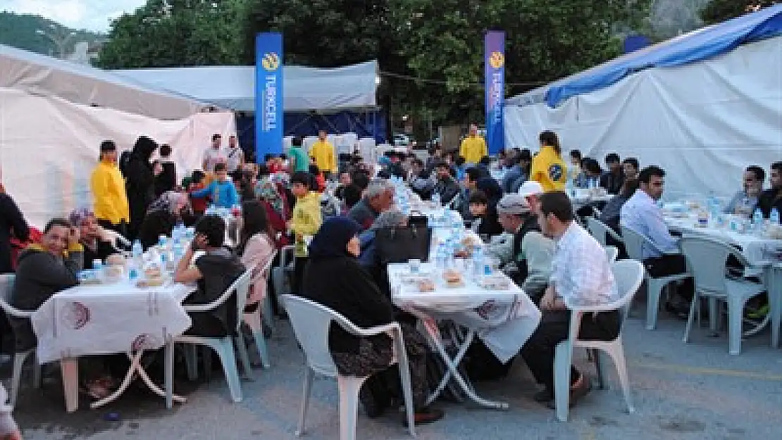 Turkcell'den 4 bin kişiye iftar