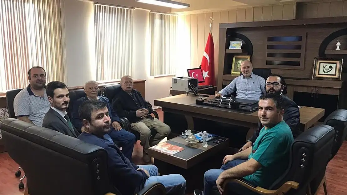 Uğurlu, mesleki tecrübelerini Veterinerlik Fakültesi öğrencileri ile paylaştı